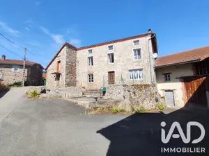 Farm in Les Noës (42370)