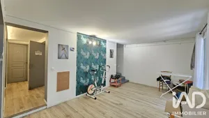 Building in La Courneuve (93120)