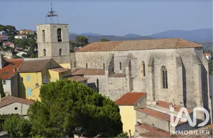 Building in Hyères (83400)