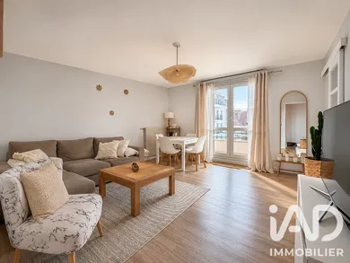 Apartment in Plaisir (78370)
