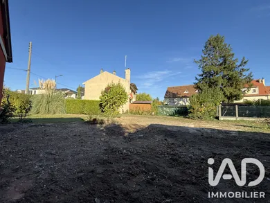 Building plot in Le Chesnay (78150)