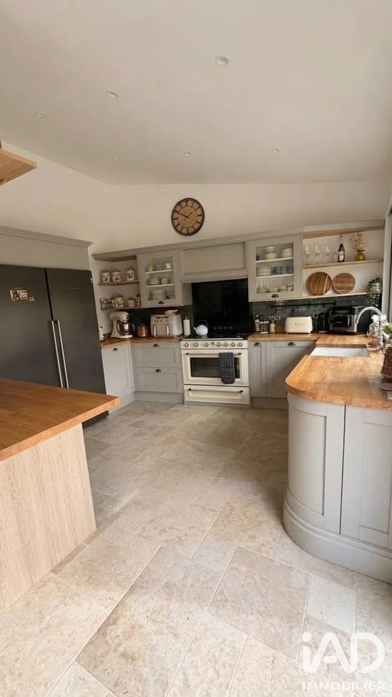 Maison 5 pièces 156 m² · à Brou · 156 m² · 255 000 €