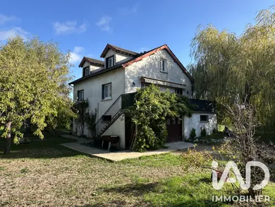 Traditional house in Saussay (28260)