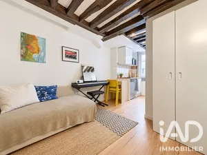 Apartment in Paris (75011)