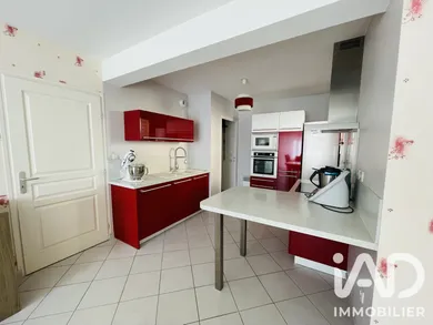 Apartment in Sainte-Savine (10300)