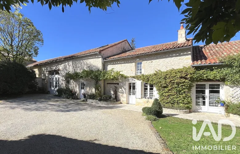 Maison 10 pièces 306 m² · à Cissé · 306 m² · 469 000 €