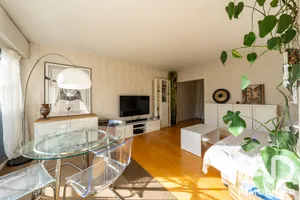 Apartment in Chevilly-Larue (94550)