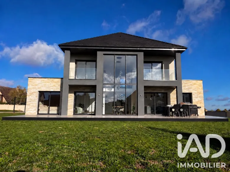 Maison 5 pièces 178 m² · à Reuilly · 178 m² · 419 000 €