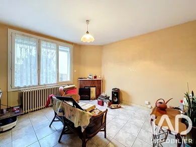 Maison traditionnelle à Villemandeur (45700)
