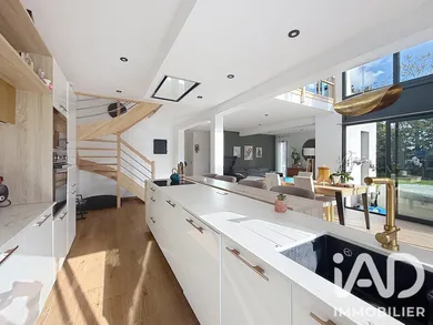 Architectural house in Rauville-la-Bigot (50260)