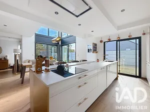 Architectural house in Rauville-la-Bigot (50260)