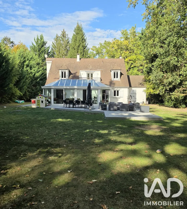 Maison 10 pièces 270 m² · à Lamorlaye · 270 m² · 940 000 €