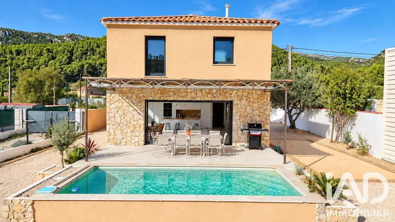 Maison 4 pièces 118 m² · à Cuges-les-Pins · 118 m² · 599 000 €