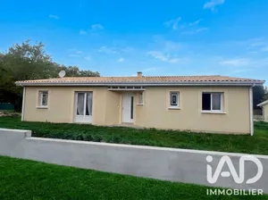 House in Auros (33124)