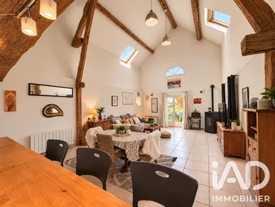 Maison de village à Condé-en-Brie (02330)