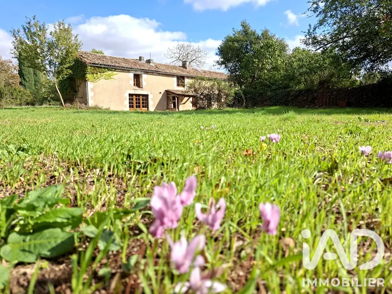 Maison 6 pièces 183 m² · à Vouneuil-sous-Biard · 182,5 m² · 324 000 €