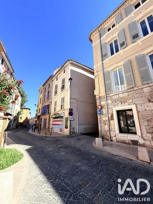 Immeuble à Solliès-Pont (83210)