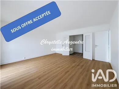 Apartment in Puteaux (92800)