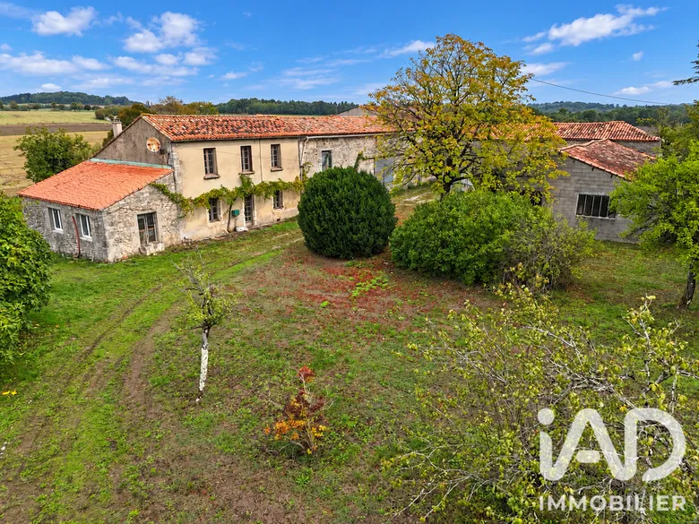 Maison 8 pièces 160 m² · à Magnac-lès-Gardes · 160 m² · 149 800 €