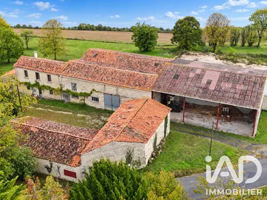 Maison à Magnac-Lavalette-Villars (16320)