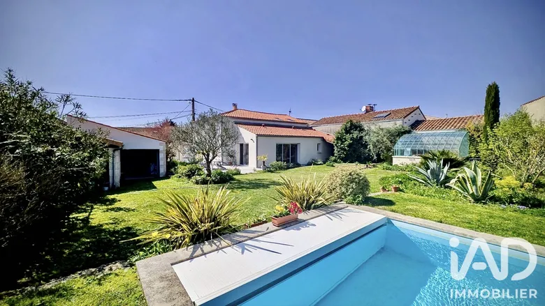 Maison 6 pièces 146 m² · à Thairé · 146,2 m² · 399 000 €