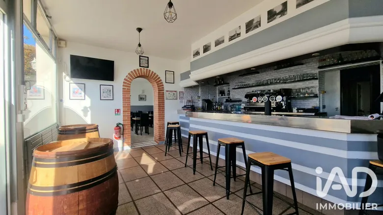 Local commercial 2 pièces 160 m² · à Vaires-sur-Marne · 160 m² · 99 500 €