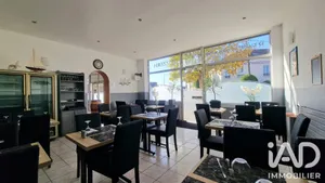 Boutique/Local commercial à Vaires-sur-Marne (77360)