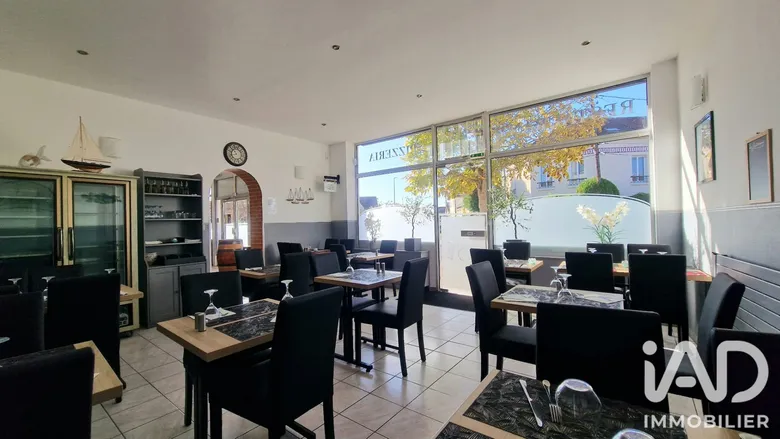 Local commercial 160 m² · à Vaires-sur-Marne · 160 m² · 285 384 €
