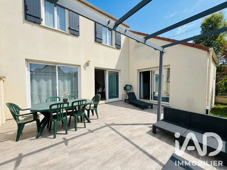 Maison 7 pièces 125 m² · à Saint-Germain-lès-Arpajon · 124,8 m² · 359 000 €