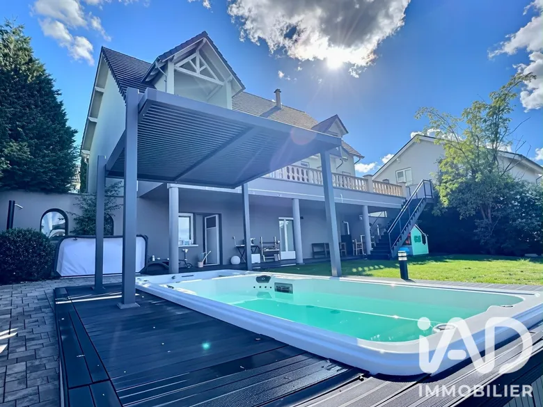 Maison 7 pièces 272 m² · à Œting · 272 m² · 439 000 €
