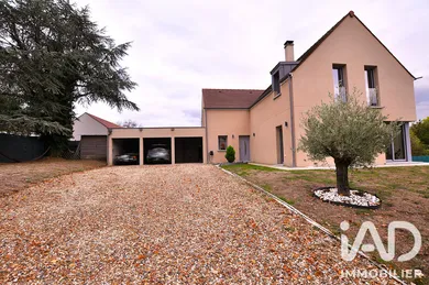 Maison d'architecte à Guérard (77580)