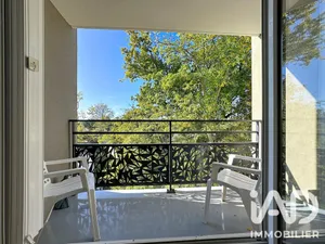 Apartment in Verneuil-sur-Seine (78480)