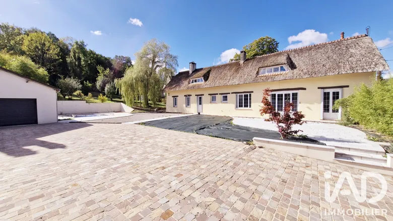 Maison 8 pièces 216 m² · à Saint-Martin-de-Nigelles · 216 m² · 595 000 €