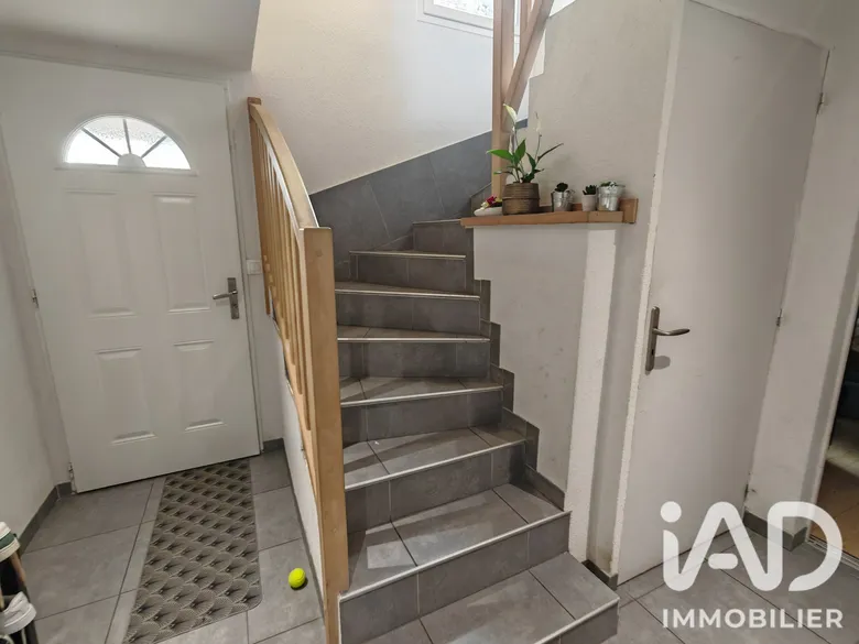 Maison 6 pièces 117 m² · à Villers-le-Lac · 117 m² · 380 000 €
