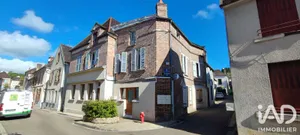 Building in Saint-Julien-du-Sault (89330)