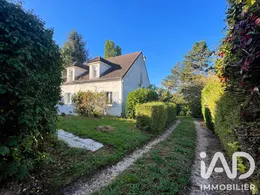 Maison traditionnelle à Béthemont-la-Forêt (95840)