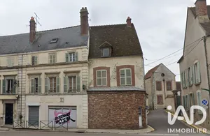 Building in Brienon-sur-Armançon (89210)