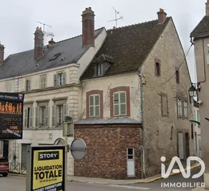 Building in Brienon-sur-Armançon (89210)