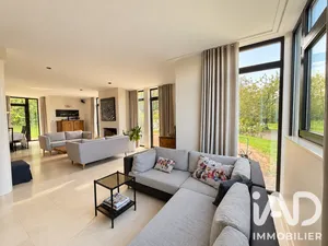 Architectural house in Cuts (60400)