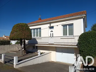 Maison à Essarts-en-Bocage (85140)