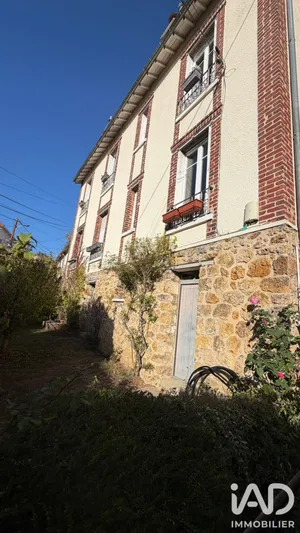 Apartment in Garches (92380)