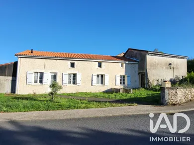 Maison traditionnelle à Scillé (79240)
