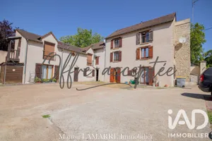 Apartment in Issou (78440)
