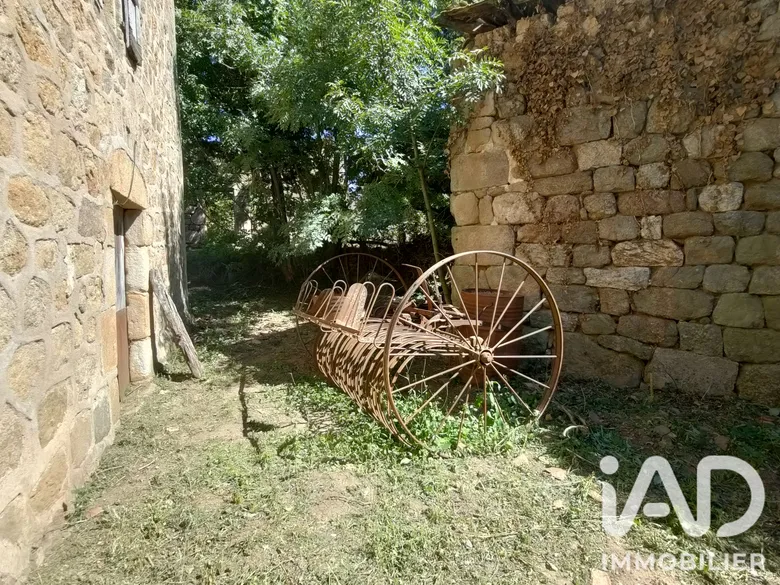 Maison 4 pièces 200 m² · à Colombier-le-Vieux · 200 m² · 59 000 €