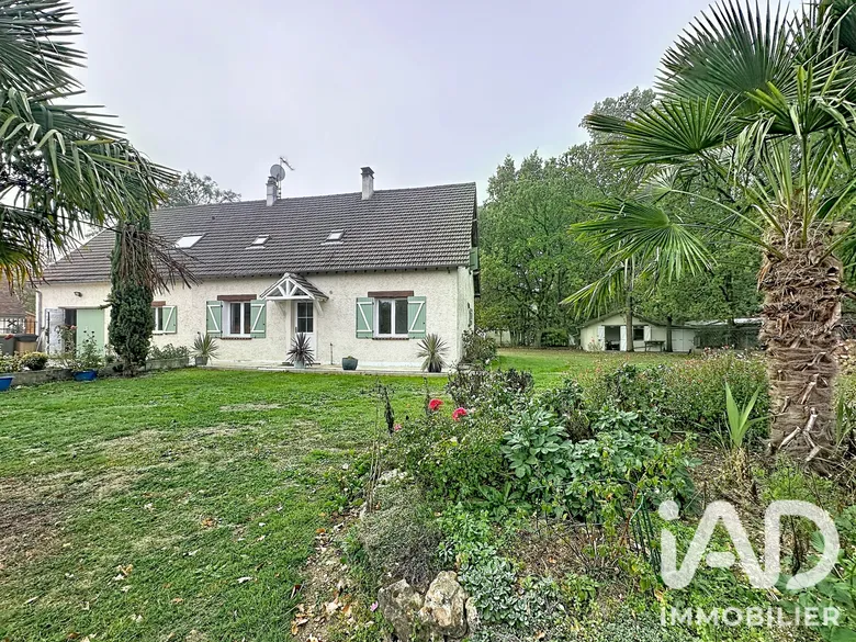 Maison 9 pièces 181 m² · à Dampierre-sur-Avre · 181 m² · 336 000 €