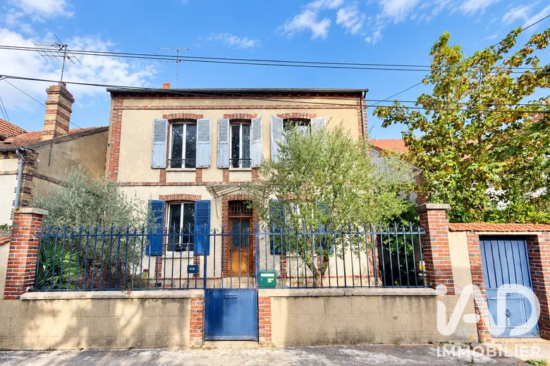Maison 8 pièces 141 m² · à Sens · 141 m² · 330 000 €