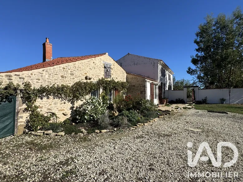 Maison 6 pièces 140 m² · à Saint-Martin-des-Fontaines · 140 m² · 229 000 €