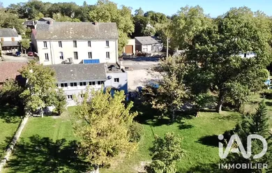 Boutique/Local commercial à Naucelle (12800)