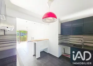 Apartment in Aix-en-Provence (13090)