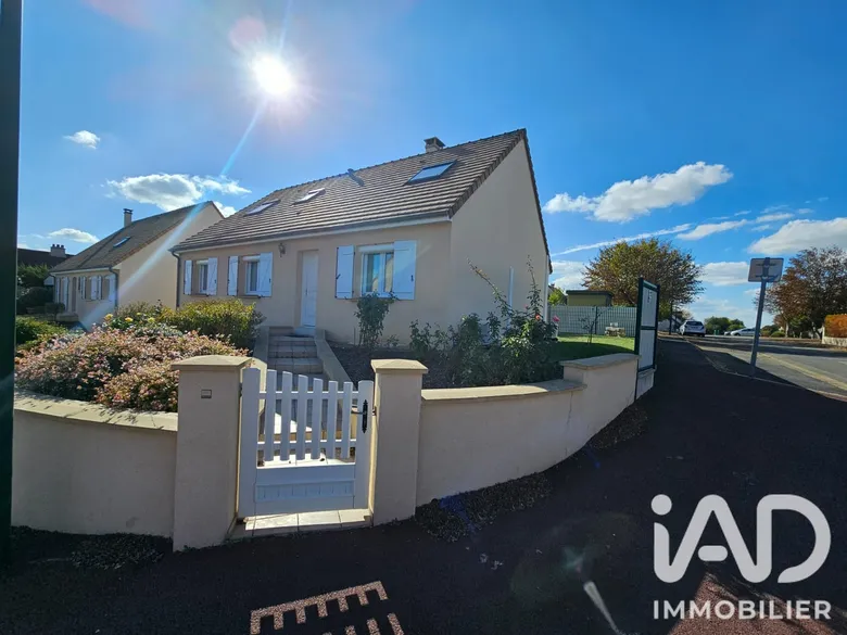 Maison 6 pièces 142 m² · à Chaufour-Notre-Dame · 142 m² · 269 000 €